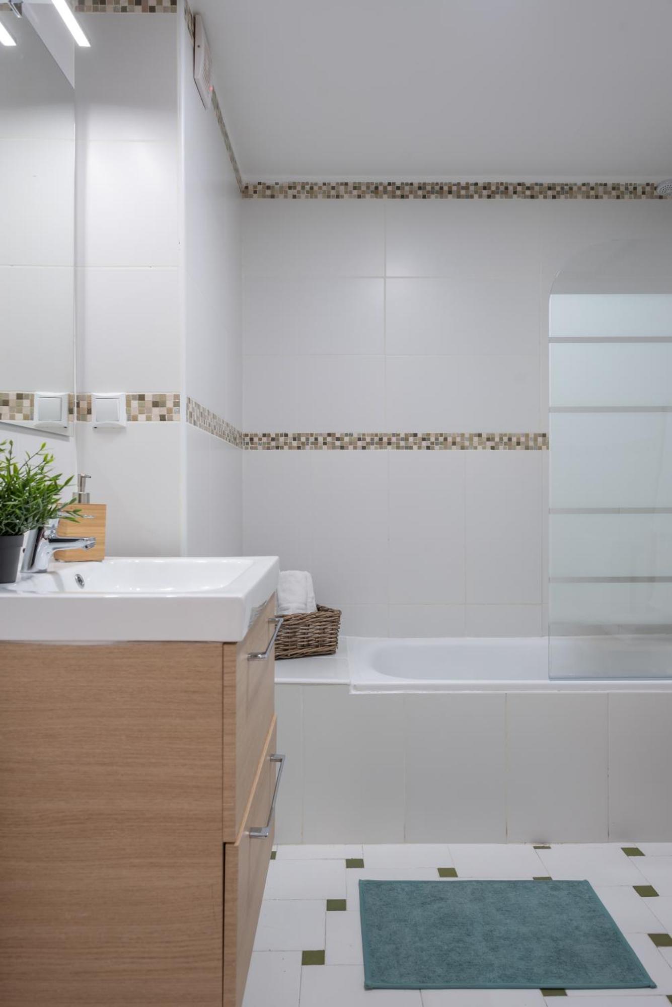 Mrs Apartamento En Gran Via De Colon Parking 格拉纳达 外观 照片